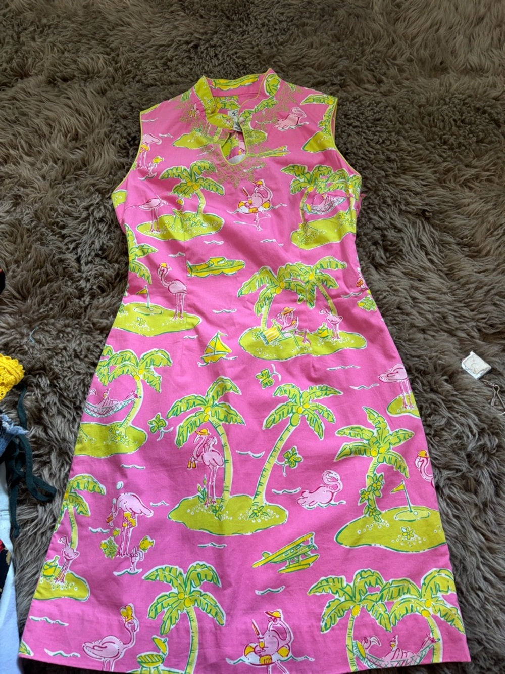 Lily Pulitzer classic and fun dress . Super
Unique style